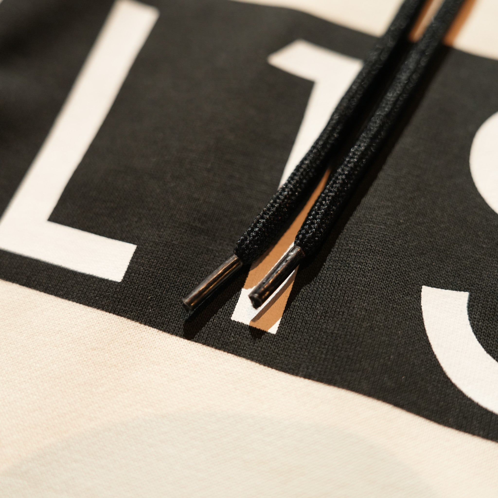 LINE LOGO NO-SLEEVE PARKA